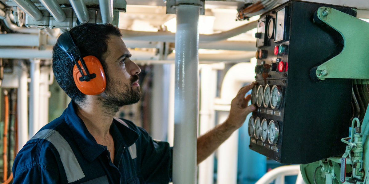 Yacht Engineer Salary Job Description Cottoncrews
